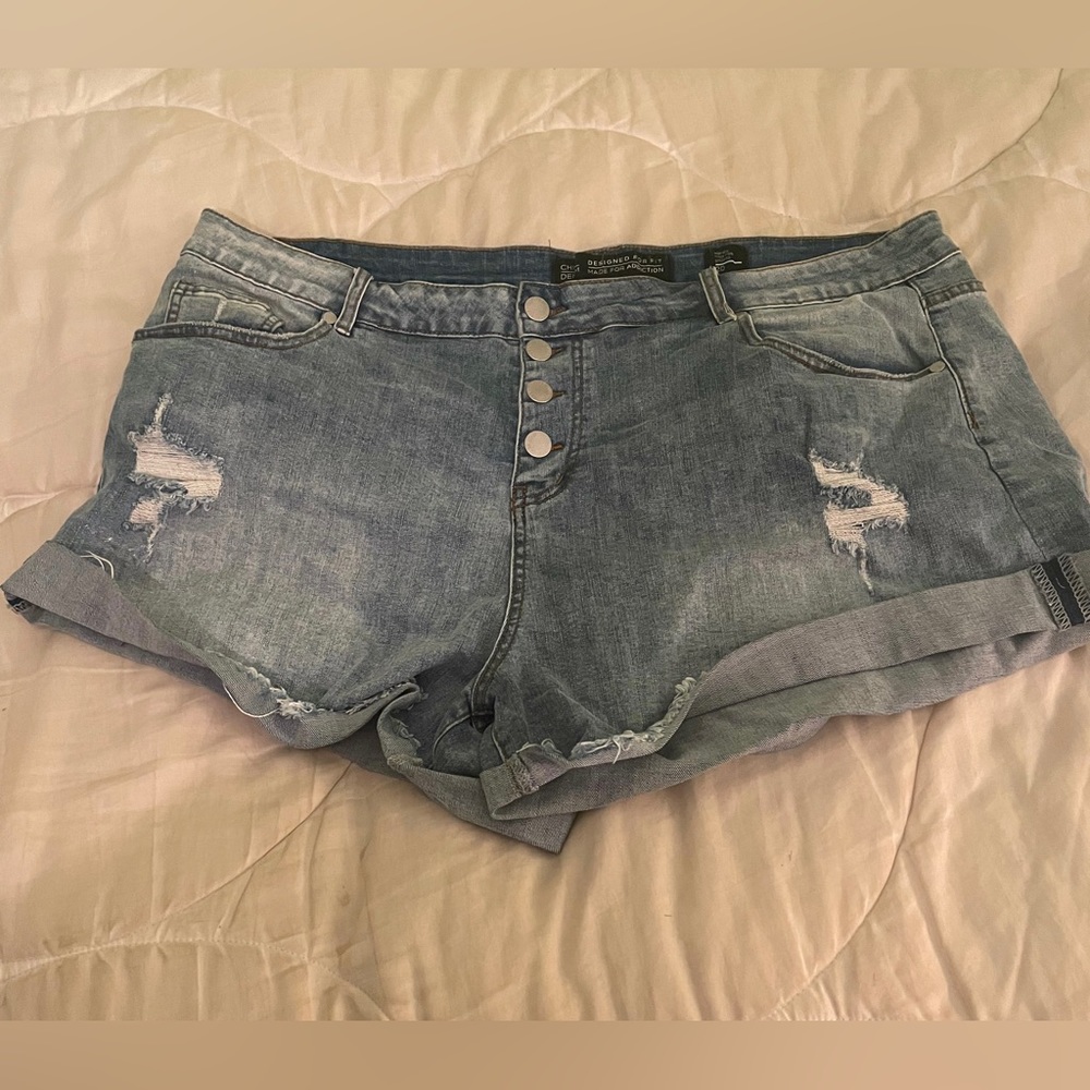 City Chic Harley Mid Rise Distressed Denim Shorts size 20 Light Wash